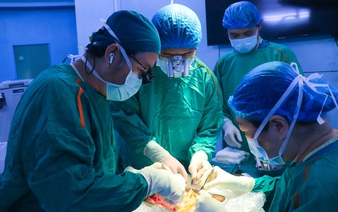 Kidney transported 1,700 km gives 7-year-old Vietnamese boy second chance at life