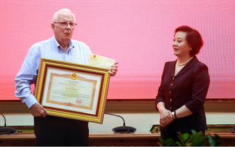 My only goal is to find families for Vietnam's fallen soldiers: US veteran