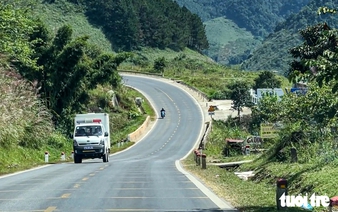 Overtaking-only left lanes proposed for pilot on two expressways in northern Vietnam