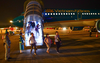 BREAKING: Tan Son Nhat Airport suspends take-offs, landings twice after drones spotted