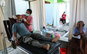 Thousands evacuate after Indonesia quake kills 53, aftershocks hamper rescue efforts