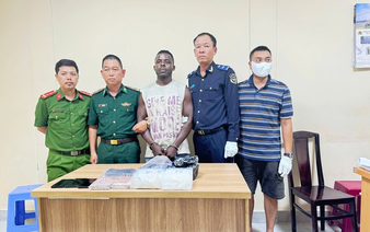 Nigerian arrested in Vietnam with 2kg of meth, 2 heroin bricks