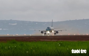 Lien Khuong Airport reopens after 5 months, first flights to Da Lat nearly full