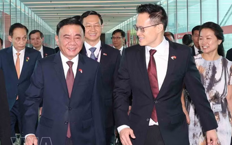 Vietnamese key leader begins official visit to Singapore