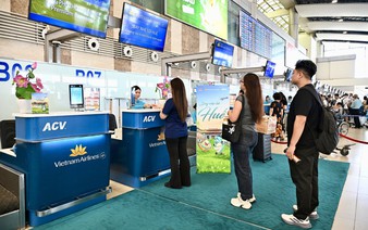 Vietnam’s national airline looks to lighter flights to cut fuel use, emissions