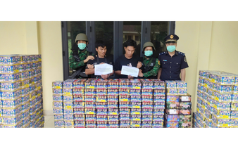 2 Lao nationals arrested for allegedly transporting 633kg of fireworks, 35 drug tablets into Vietnam