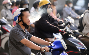 Should smoking while riding be banned in Vietnam?