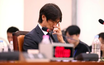Police raid South Korea FA in probe into World Cup coach appointment