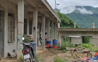 Delayed water plant leaves border commune awaiting clean water in Vietnam