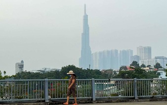 Why has southern Vietnam's sky turned hazy in recent days?