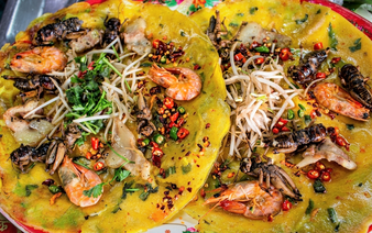 Rainy-season treat in central Vietnam: cricket-filled ‘banh xeo’