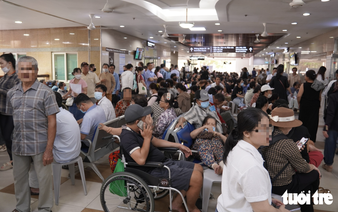 Why do crowds keep flocking to Ho Chi Minh City’s major hospitals?