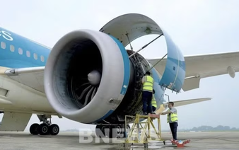 Vietnam Airlines pilots green solutions on Hanoi-London route