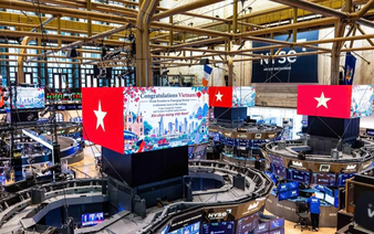 Vietnam flag prominently displayed on NYSE screens ahead of market upgrade