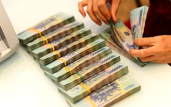 Vietnam household deposits hit record high above $430bn