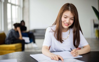 IELTS test takers in Vietnam can handwrite Writing section from October