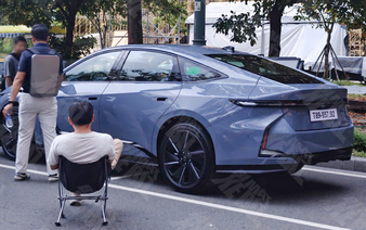 Lexus ES 500e, first all-electric model in Vietnam, revealed to consume nearly twice as much energy as Porsche Taycan