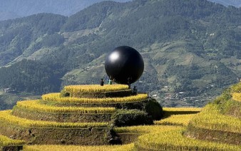 Foreigners’ unauthorized installation of giant ball on Vietnam rice terrace draws backlash