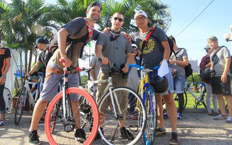 No-brake bike cycling trendy among young in Vietnam