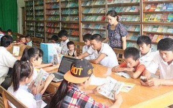 Vietnam academic runs free library with 10k books, magazines for 10 yrs