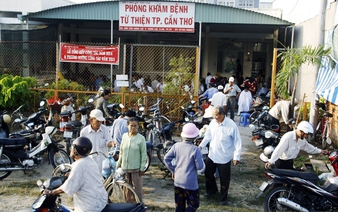 Free, low-charging clinics provide poor Vietnamese with good care, treatment