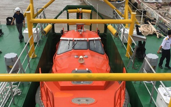 Vietnamese navy receives locally-made patrol vessel