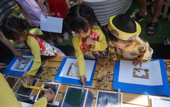 Reviving Vietnam’s folk art of Dong Ho woodcut painting