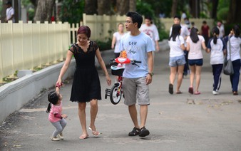 Vietnam scraps planned parenthood in revised population policy