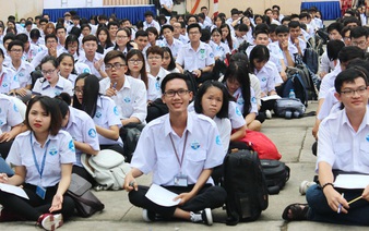Over 900 form gigantic logo of Ho Chi Minh Communist Youth Union Congress