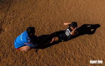 Young Vietnamese runners train barefoot to forge 'feet of steel'