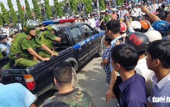 Vietnam police rescue woman held hostage by knife-wielding man, allegedly high on crystal meth