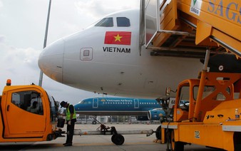 Flood of new passengers to stoke demand for jet fuel in Vietnam
