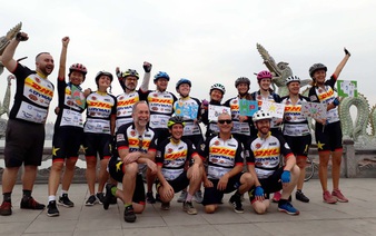 Two Vietnamese join int’l volunteers in Hanoi-Saigon fundraising bike ride