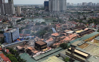 Hanoi ward administration retracts document advising residents against consuming food after factory conflagration