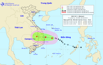 Storm Matmo closes in on south-central Vietnam