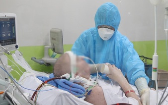 Vietnam doctors give green light to remove British COVID-19 patient from ECMO