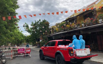 Trucks distribute essentials to Hoi An residents under COVID-19 social distancing rules