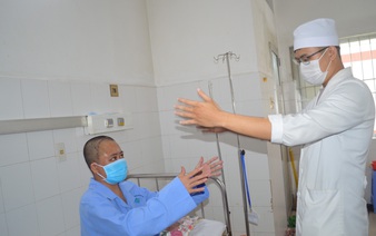 Vietnamese woman undergoes 10-hour surgery to remove brain tumor