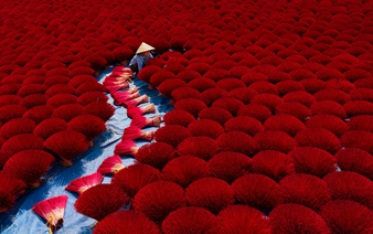 Ambitious female photographer with a desire to show Vietnam to the world