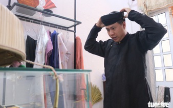 Vietnamese man pursues career of making Nguyen Dynasty costumes