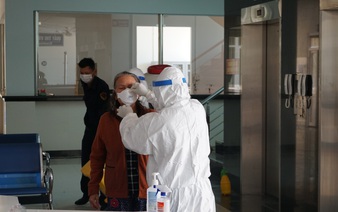 Vietnam successfully treats sickest COVID-19 patient