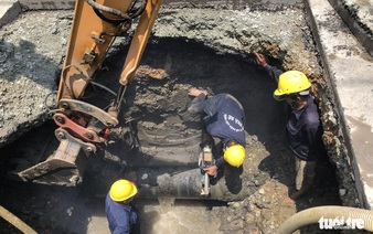 Dangerous sinkhole appears in Ho Chi Minh City