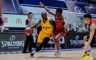 Saigon Heat snatches victory from Nha Trang Dolphins in first game of VBA Premier Bubble Games