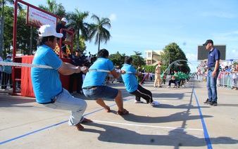 Hundreds participate in grand tug-of-war game in Vietnam’s Mekong Delta region