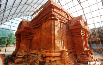 Ancient Cham tower in central Vietnam sets world record