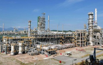 Vietnam's petrol giant PVN proposes $18bn oil refinery project