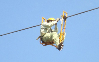 Vietnamese inventor changes powerline repair industry