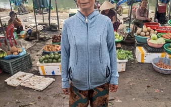 Vietnamese cleaner returns lost money to owner