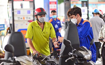 Vietnam’s fuel prices inch down slightly