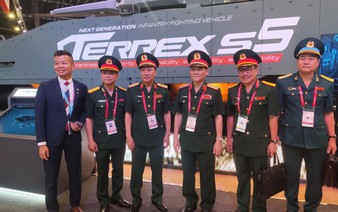 Vietnam attends Asia’s biggest air show in Singapore